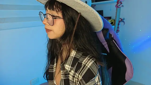 Yommi Winx online show from April 2026 12:17:01 AM