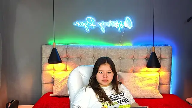 Snapshot of Laia_and_Aloby chatting on December 2024 04:06:01 PM Laia and Aloby online show from December 2024 04:06:01 PM
