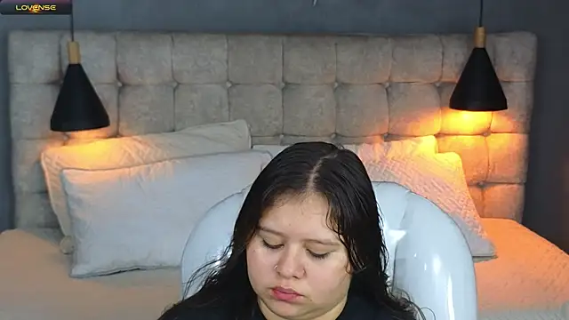 Laia and Aloby online show from November 2025 10:09:01 PM