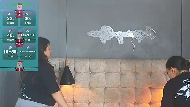 Laia and Aloby online show from December 2025 10:15:02 PM