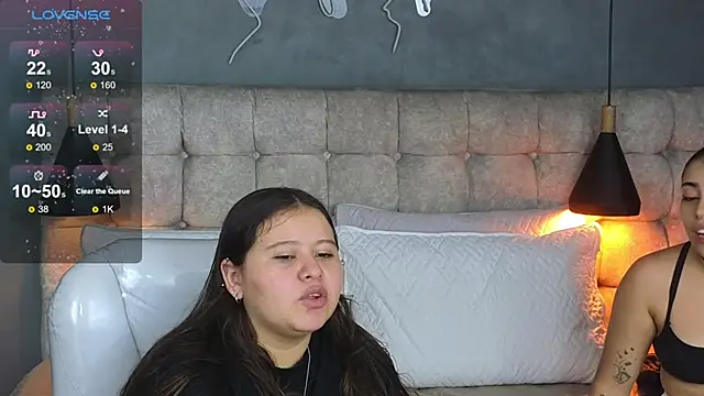 Laia and Aloby online show from December 2025 10:16:01 PM