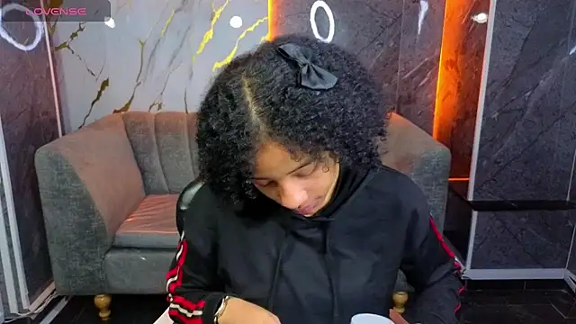 Violeth b online show from November 2025 12:49:02 PM