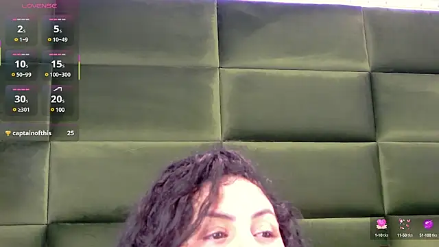 Snapshot of SelenSummer chatting on February 2025 09:33:01 AM SelenSummer online show from February 2025 09:33:01 AM