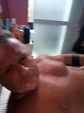 Snapshot of swingr chatting on January 2026 12:58:01 AM swingr online show from January 2026 12:58:01 AM