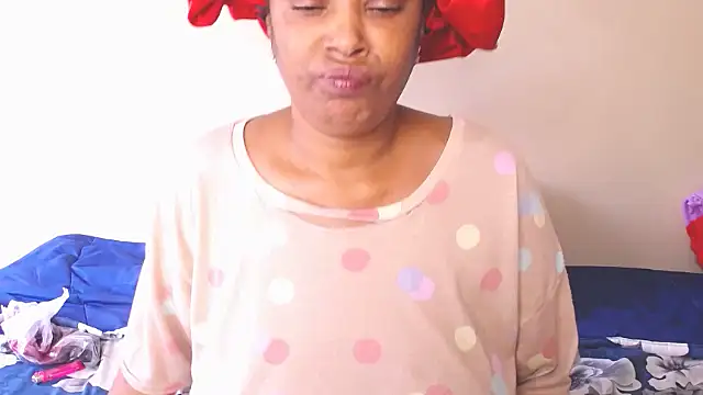 Snapshot of 2Sweetysmile chatting on October 2025 10:33:01 AM 2Sweetysmile online show from October 2025 10:33:01 AM