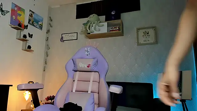 Alaia Love77 online show from February 2026 09:51:02 PM