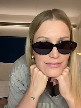 Sissy-Bee online show from February 2025 05:26:02 PM