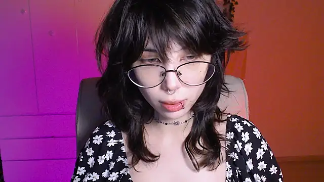 Snapshot of MoriHorri chatting on September 2025 01:10:01 PM MoriHorri online show from September 2025 01:10:01 PM