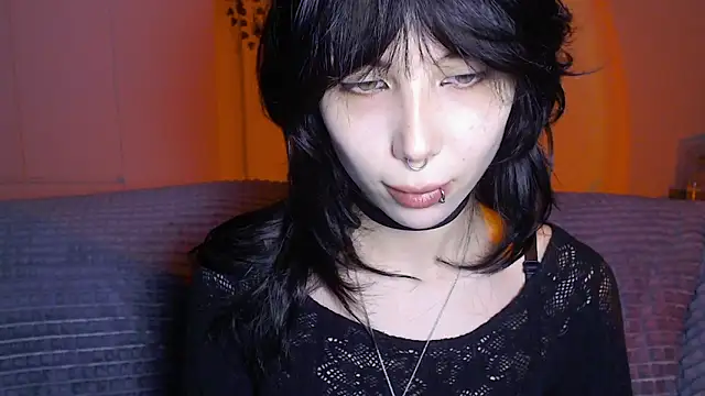 Snapshot of MoriHorri chatting on November 2025 10:16:01 AM MoriHorri online show from November 2025 10:16:01 AM