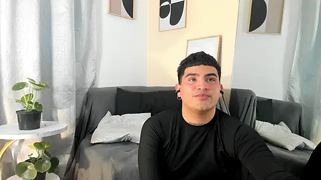 MatheoVelez online show from January 2025 05:30:01 PM