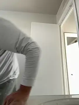 Snapshot of elamante03 chatting on December 2024 06:35:02 PM elamante03 online show from December 2024 06:35:02 PM