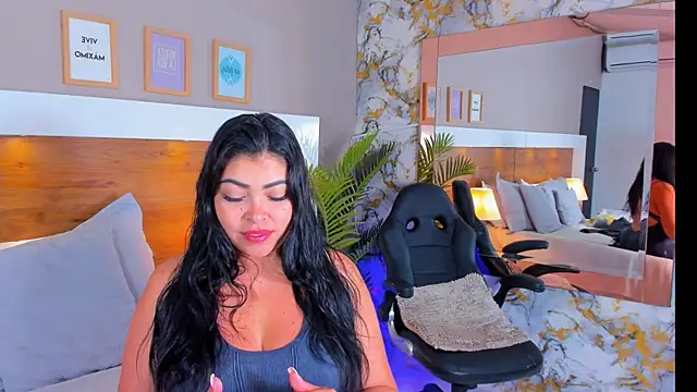 EmaBakker online show from April 2026 04:45:02 AM