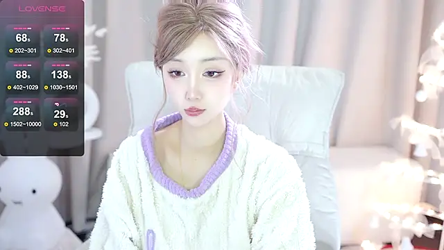 UUKiss  online show from February 2025 10:07:02 AM