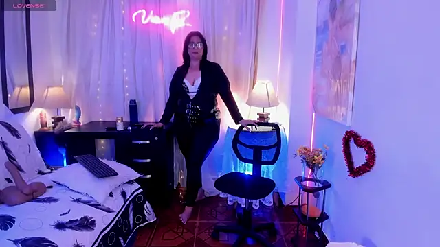 Snapshot of Venus_R0se chatting on July 2026 09:58:02 PM Venus R0se online show from July 2026 09:58:02 PM