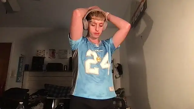 Snapshot of twentywithafelonyy chatting on February 2025 07:47:02 AM twentywithafelonyy online show from February 2025 07:47:02 AM