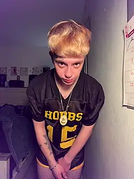 Snapshot of twentywithafelonyy chatting on February 2025 10:48:01 AM twentywithafelonyy online show from February 2025 10:48:01 AM