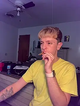 Snapshot of twentywithafelonyy chatting on February 2025 06:32:02 PM twentywithafelonyy online show from February 2025 06:32:02 PM