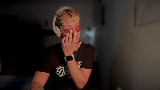 Snapshot of twentywithafelonyy chatting on March 2025 12:29:01 PM twentywithafelonyy online show from March 2025 12:29:01 PM