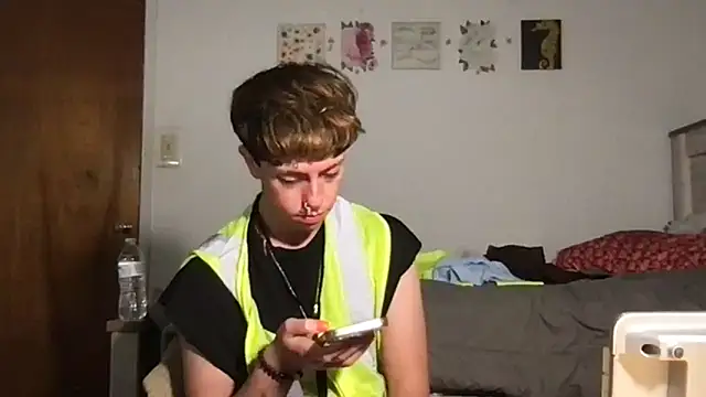 Snapshot of twentywithafelonyy chatting on October 2025 05:17:02 AM twentywithafelonyy online show from October 2025 05:17:02 AM