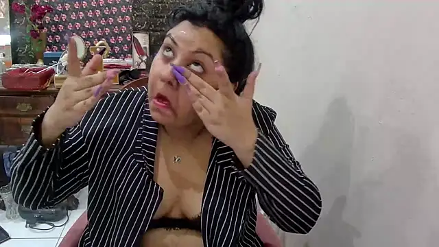 Snapshot of GoddessLorenaTheeSiren chatting on March 2025 09:14:01 AM GoddessLorenaTheeSiren online show from March 2025 09:14:01 AM