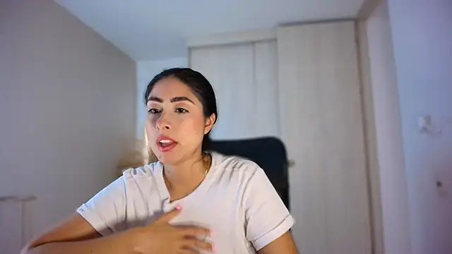 Snapshot of auroracaruso11 chatting on July 2026 07:01:02 PM auroracaruso11 online show from July 2026 07:01:02 PM