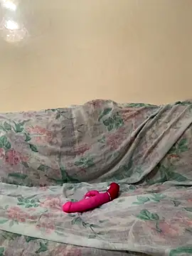 Layla-daloua online show from September 2025 07:48:01 PM