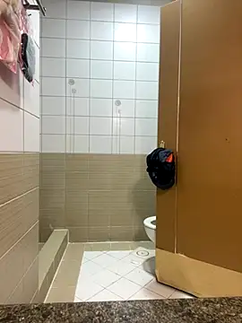 Layla-daloua online show from November 2025 10:36:01 PM