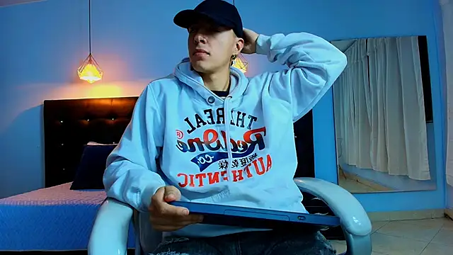 Lobo 17  online show from February 2025 04:58:01 AM