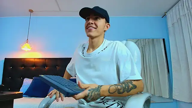 Lobo 17  online show from March 2025 03:53:02 AM