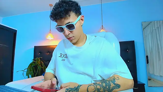 Lobo 17  online show from March 2025 04:06:01 AM