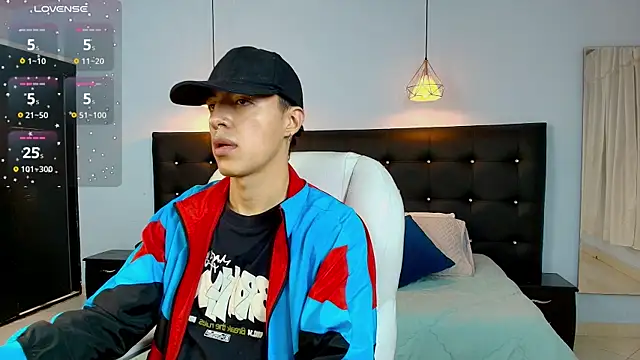 Lobo 17  online show from March 2025 03:59:02 AM