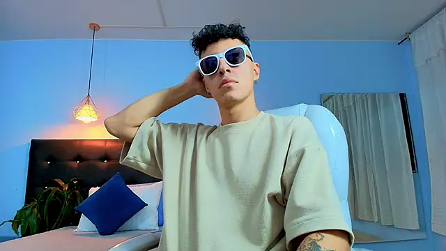 Lobo 17  online show from March 2025 08:04:02 AM