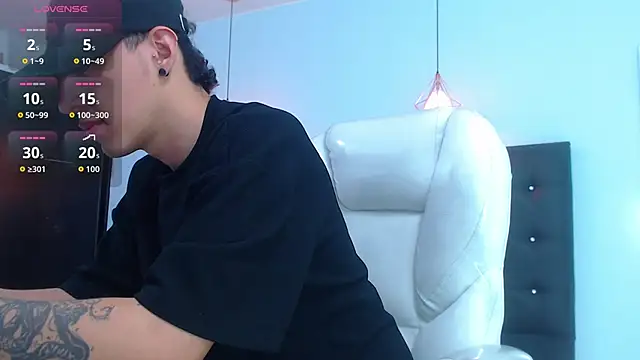 Lobo 17  online show from October 2025 04:32:01 AM