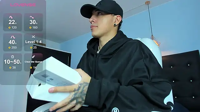 Lobo 17  online show from November 2025 03:38:02 AM