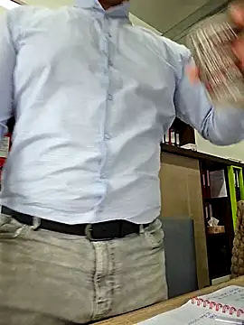 Snapshot of KarlosCarutox chatting on September 2025 11:10:01 AM KarlosCarutox online show from September 2025 11:10:01 AM