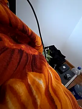 Snapshot of KarlosCarutox chatting on October 2025 09:07:01 AM KarlosCarutox online show from October 2025 09:07:01 AM