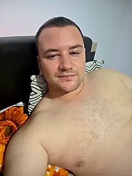 Snapshot of KarlosCarutox chatting on October 2025 07:44:02 PM KarlosCarutox online show from October 2025 07:44:02 PM