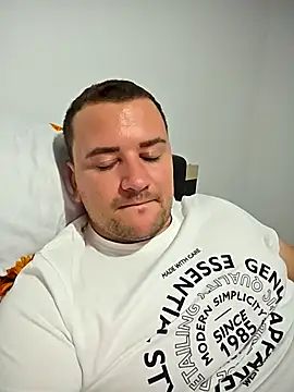 Snapshot of KarlosCarutox chatting on October 2025 06:06:02 PM KarlosCarutox online show from October 2025 06:06:02 PM