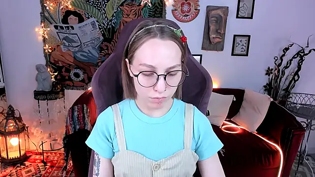 Snapshot of AphexQueen chatting on January 2025 01:21:02 PM AphexQueen online show from January 2025 01:21:02 PM