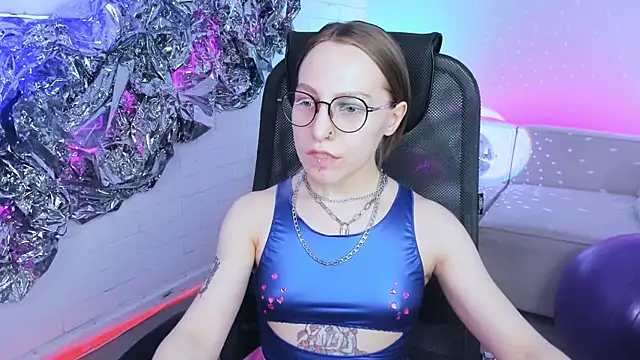 Snapshot of AphexQueen chatting on January 2025 07:31:01 PM AphexQueen online show from January 2025 07:31:01 PM