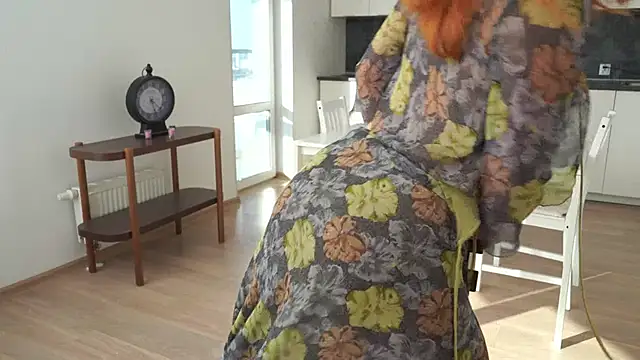 EsmaCrumbley online show from October 2025 04:43:02 AM