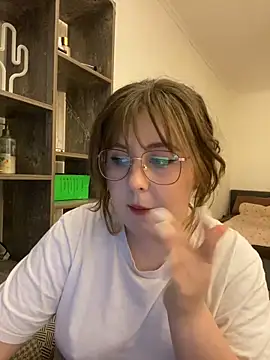 Snapshot of cinnabon_ chatting on December 2024 03:33:01 PM cinnabon  online show from December 2024 03:33:01 PM