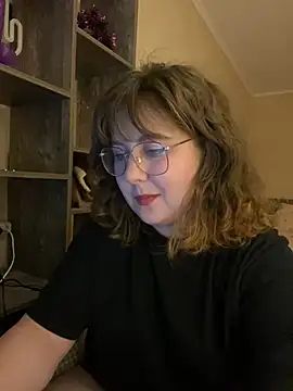 Snapshot of cinnabon_ chatting on December 2024 07:44:01 PM cinnabon  online show from December 2024 07:44:01 PM