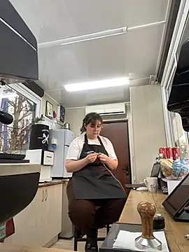 Snapshot of cinnabon_ chatting on February 2025 02:32:01 PM cinnabon  online show from February 2025 02:32:01 PM