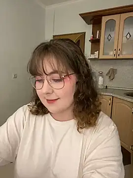Snapshot of cinnabon_ chatting on February 2025 02:44:01 PM cinnabon  online show from February 2025 02:44:01 PM