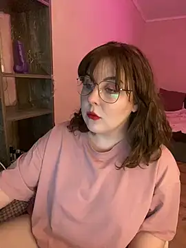Snapshot of cinnabon_ chatting on February 2025 03:42:02 PM cinnabon  online show from February 2025 03:42:02 PM