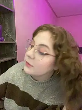 Snapshot of cinnabon_ chatting on March 2025 03:19:01 PM cinnabon  online show from March 2025 03:19:01 PM