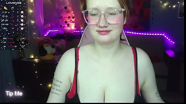 Snapshot of KrisTyBooBsin chatting on December 2024 02:16:01 PM KrisTyBooBsin online show from December 2024 02:16:01 PM