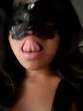 Bella Luna18 online show from December 2024 03:37:02 PM