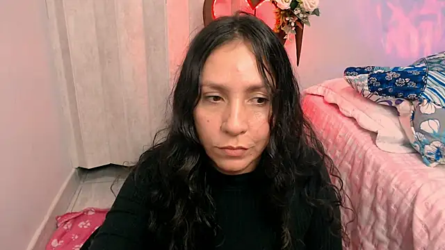 Snapshot of naihroby chatting on July 2026 04:07:02 AM naihroby online show from July 2026 04:07:02 AM